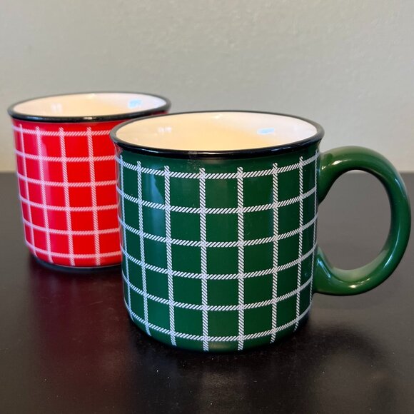 Set of 2 HALLMARK Red and Green Enamel Look Camping Style Checked Ceramic Mugs - Picture 4 of 15